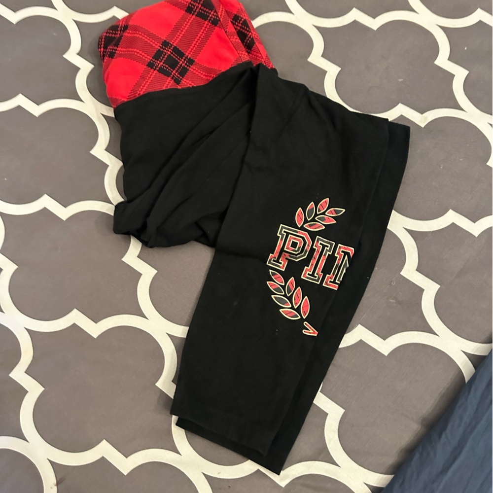 Victoria Secret PINK hokiday edition leggings